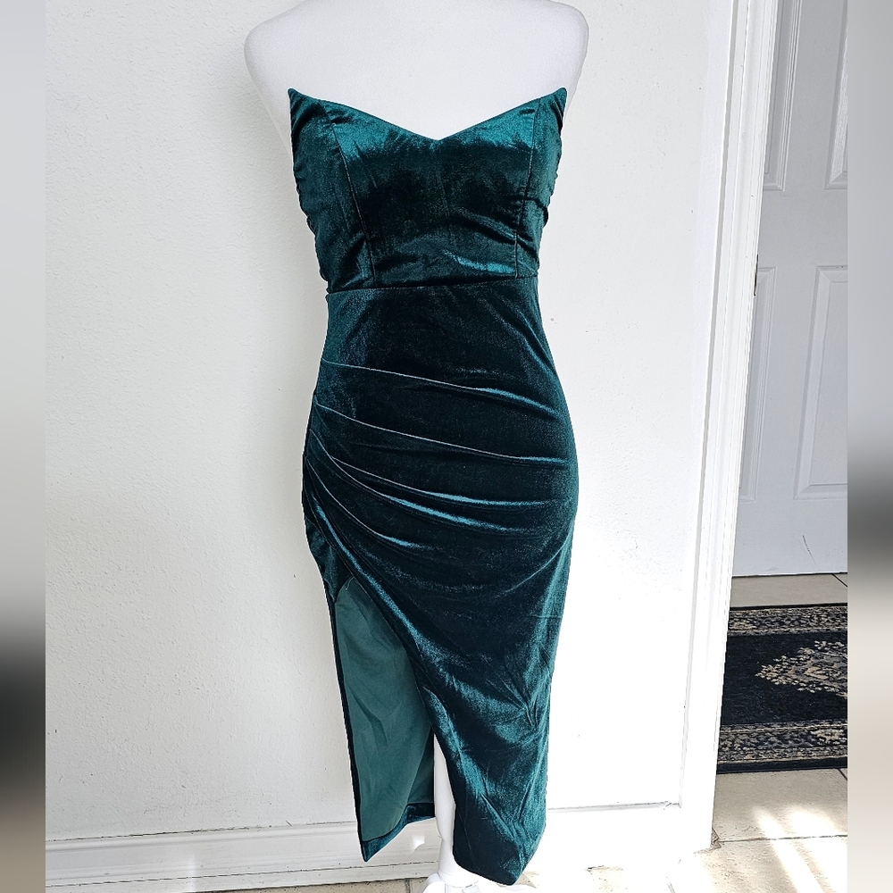 Fashion Nova Emerald Green Velvet Dress - Picture 3 of 16